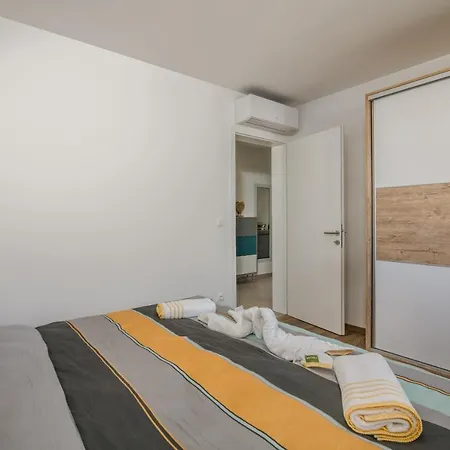 Sunrise Krk Apartament *